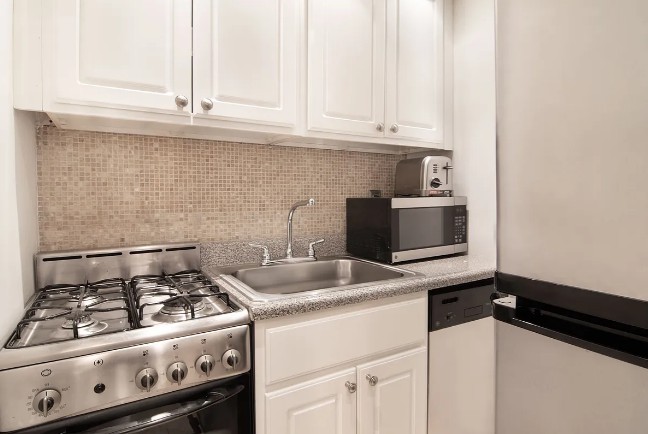 Amazing Studio on West 58th Street in Midtown