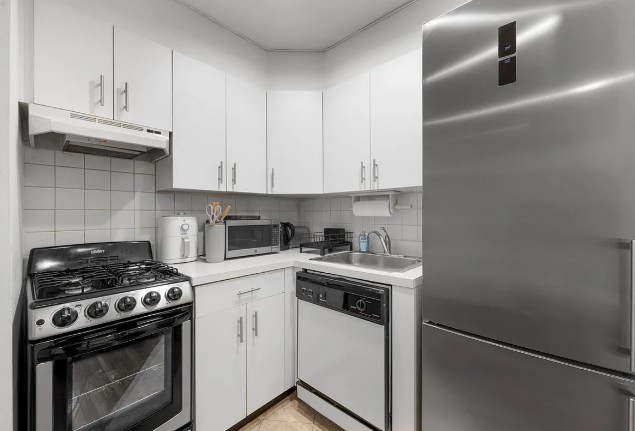 Amazing Studio on West 58th Street in Midtown
