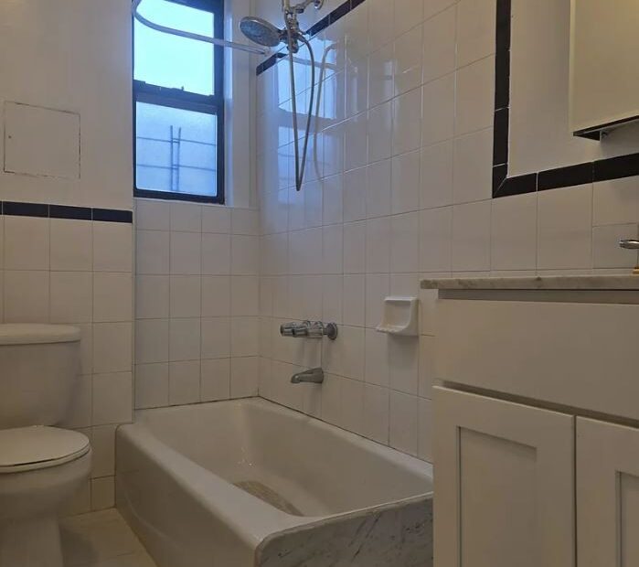 Amazing 1 bed on West 106th Street in Manhattan Valley