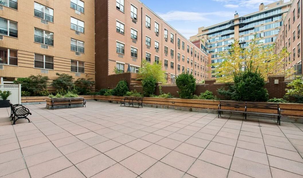 Amazing open layout on Manhattan Avenue in South Harlem