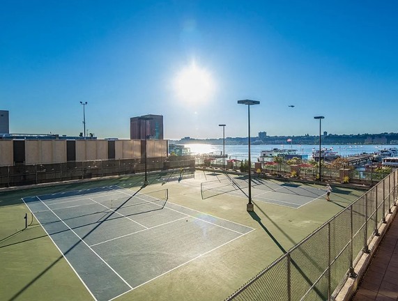 Amazing 2 bed on West 42th Street in Upper Hell’s Kitchen