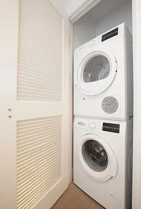 Amazing 1 bed on West 50th Street in Hell’s Kitchen
