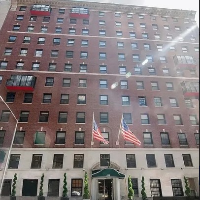 Amazing Studio on West 58th Street in midtown