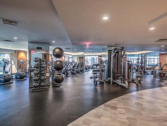 Amazing 2 bed on West 42th Street in Upper Hell’s Kitchen