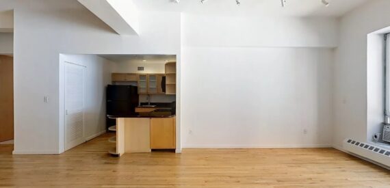 Amazing Studio on Nassau Street in Fulton/Seaport