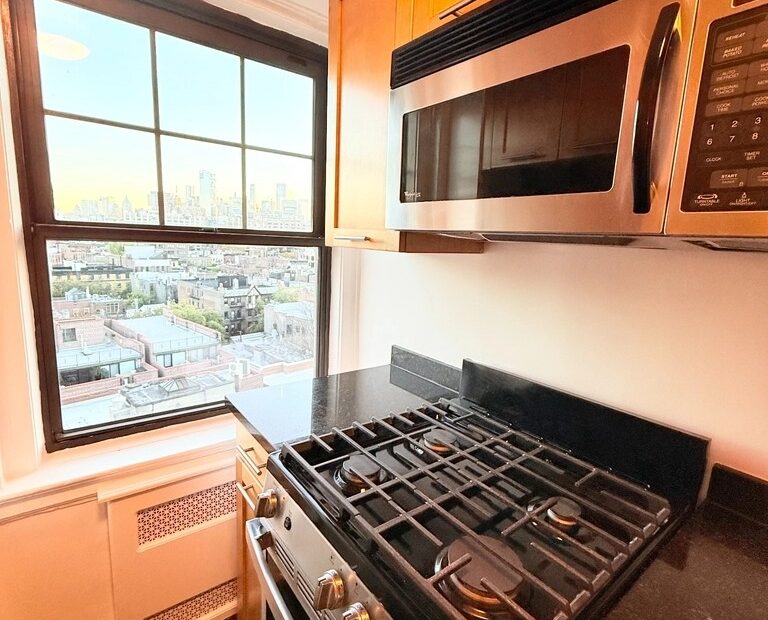 High Floor Luxury One Bedroom