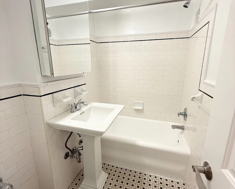 High Floor Luxury One Bedroom