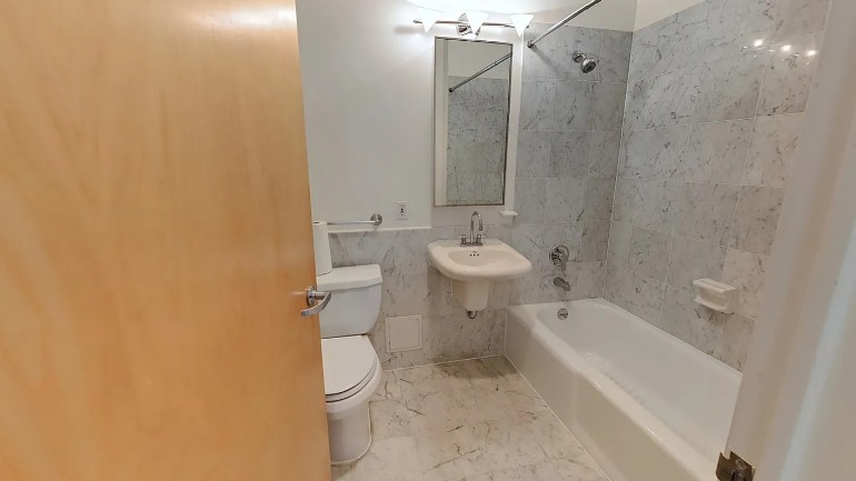 Amazing Studio on Nassau Street in Fulton/Seaport