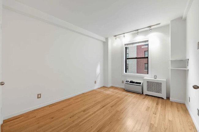 Amazing 1 bed on West 58th Street in Midtown