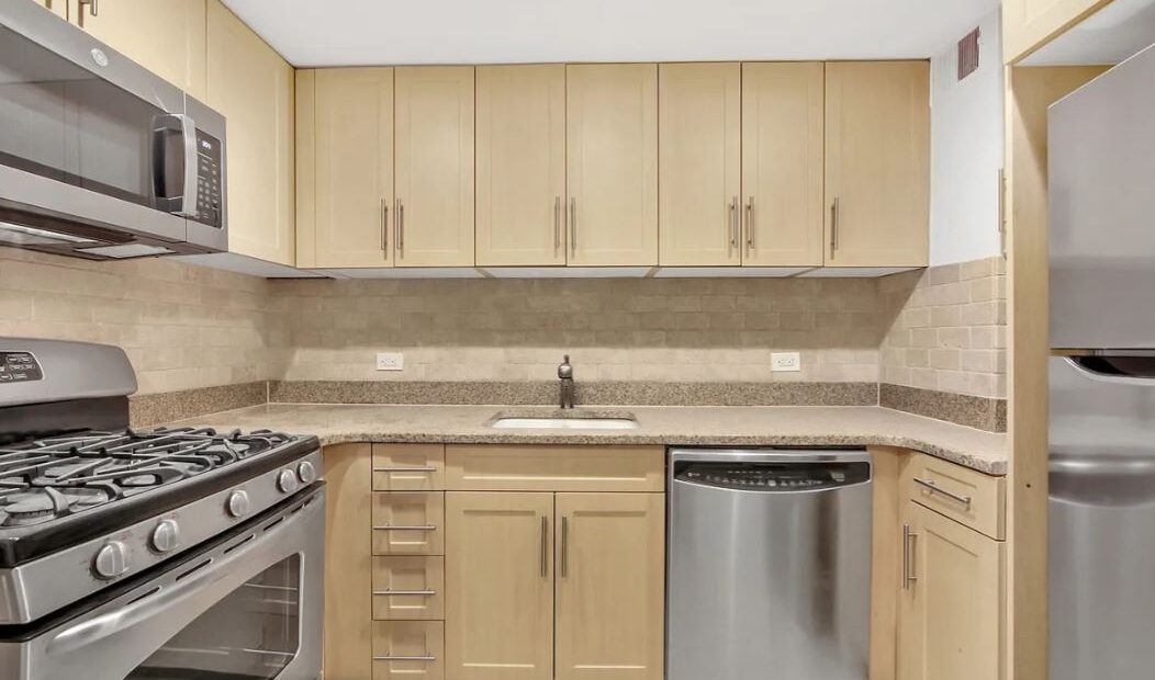 Amazing open layout on West 89th Street in Upper West Side