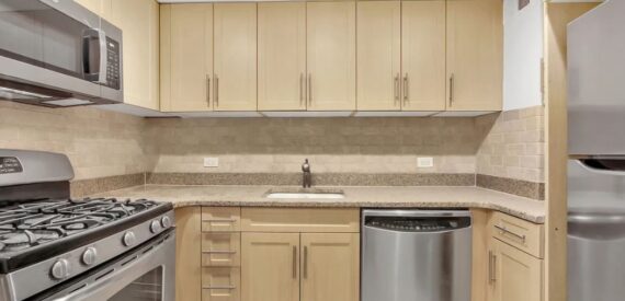 Amazing open layout on West 89th Street in Upper West Side