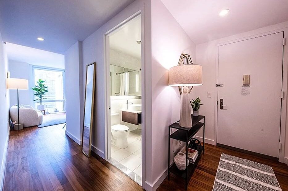 Amazing open layout on West 42nd Street in Hell’s Kitchen