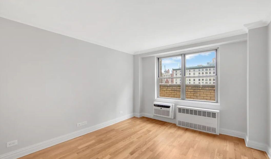 Amazing open layout on West 89th Street in Upper West Side