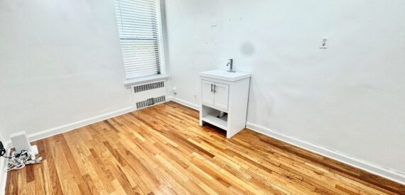 Bright Ground-Floor Retail/Office Space in Astoria Near Mount Sinai Hospital