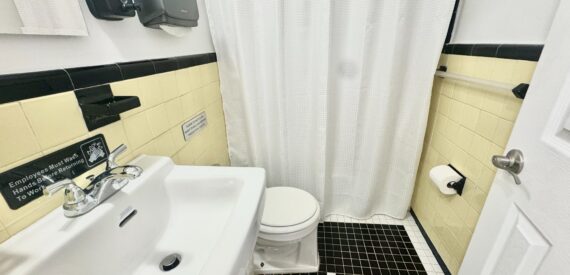 Bright Ground-Floor Retail/Office Space in Astoria Near Mount Sinai Hospital