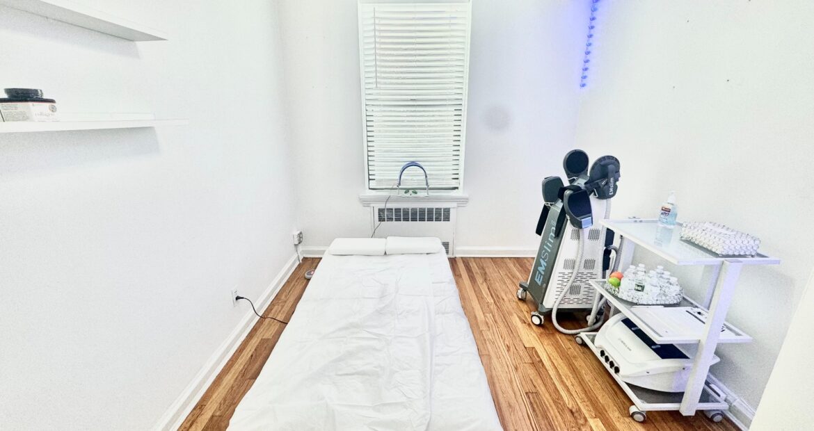 Bright Ground-Floor Retail/Office Space in Astoria Near Mount Sinai Hospital