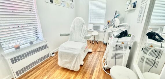 Bright Ground-Floor Retail/Office Space in Astoria Near Mount Sinai Hospital