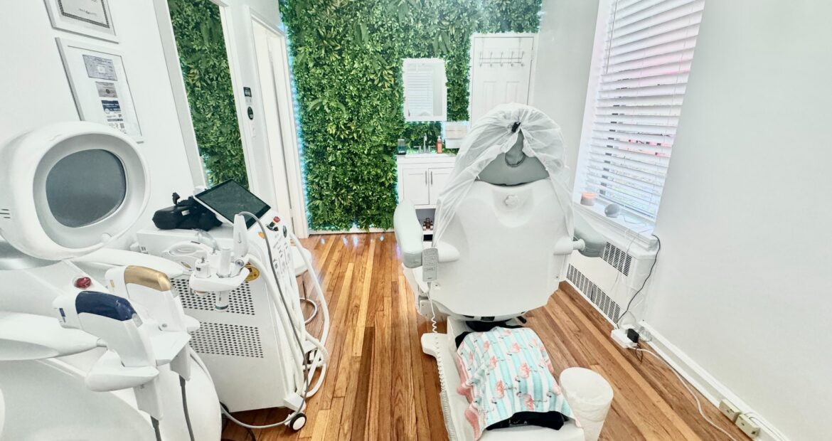 Bright Ground-Floor Retail/Office Space in Astoria Near Mount Sinai Hospital