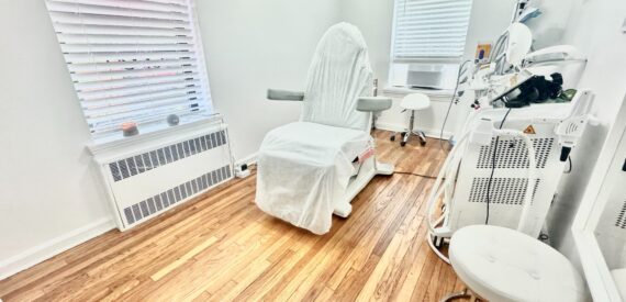 Bright Ground-Floor Retail/Office Space in Astoria Near Mount Sinai Hospital