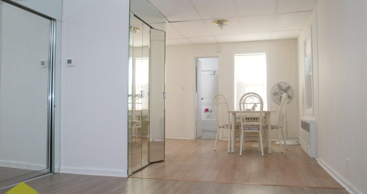Brooklyn Canarsie Cheapest 2 family DETACHED Full Vacant! Asking $ 629,000.00