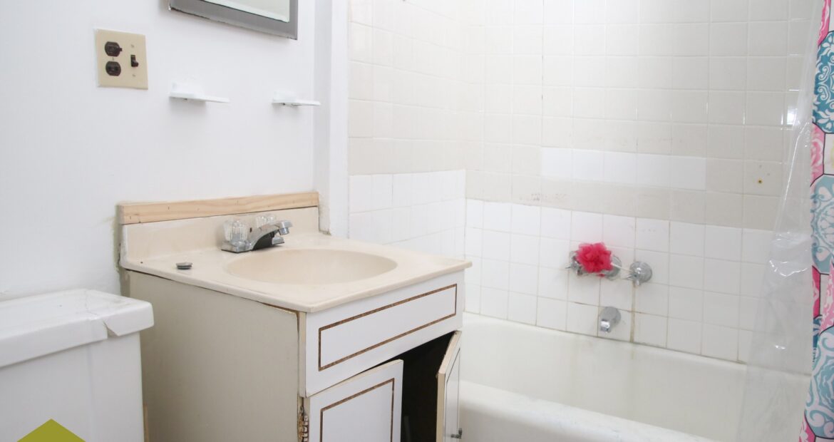 Brooklyn Canarsie Cheapest 2 family DETACHED Full Vacant! Asking $ 629,000.00