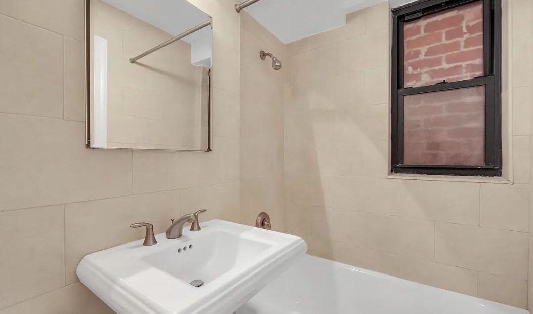 Amazing open layout on East 33rd Street in Kips Bay