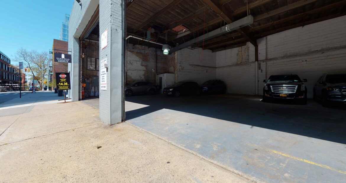 139 Charles St & 685 Washington St