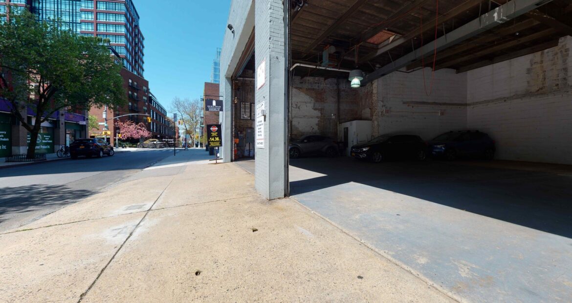 139 Charles St & 685 Washington St