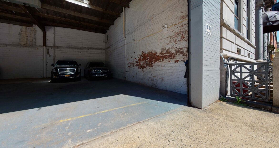 139 Charles St & 685 Washington St