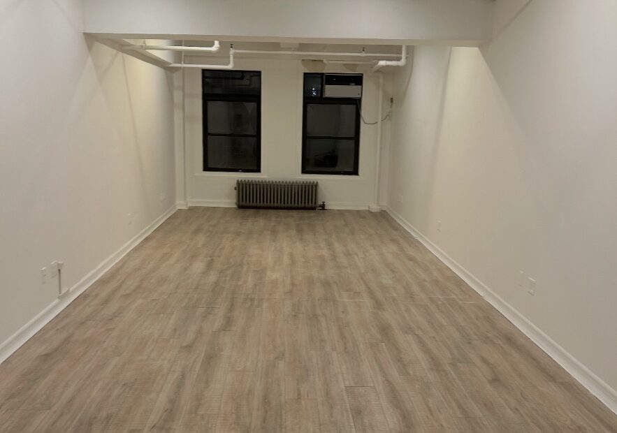 Modern Office/Showroom in Prime Garment District – No Broker Fee, 24/7 Access!