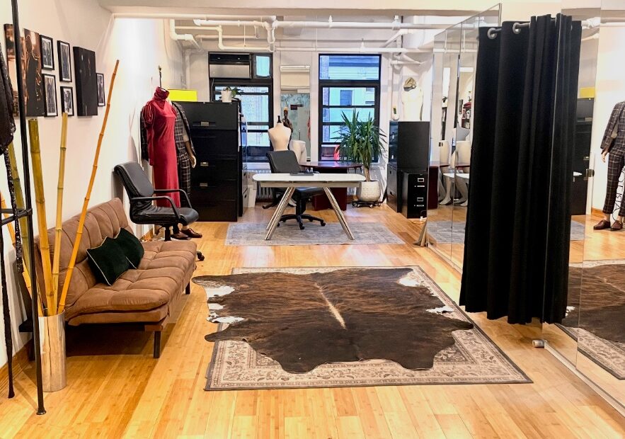Modern Office/Showroom in Prime Garment District – No Broker Fee, 24/7 Access!