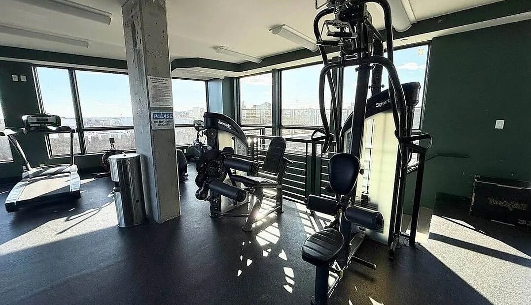 X-Large 2BR in Prime Crown Heights – Modern, Sunlit, Pet-Friendly, No Fee!