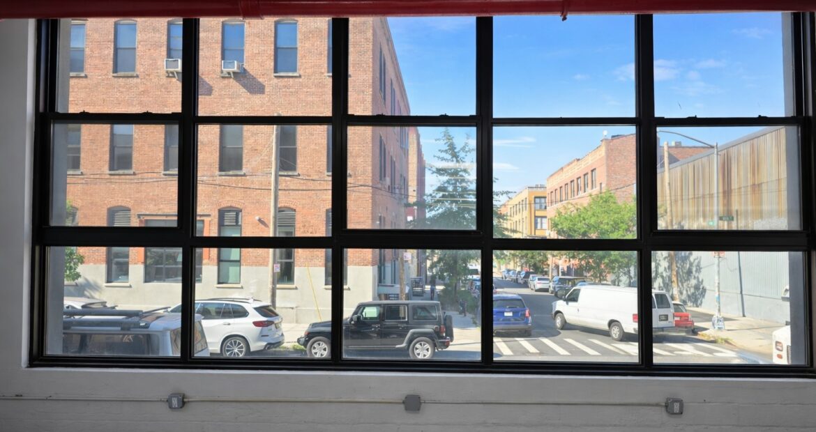 LARGE COMMERCIAL LOFT IN PRIME LOCATION IN BUSHWICK