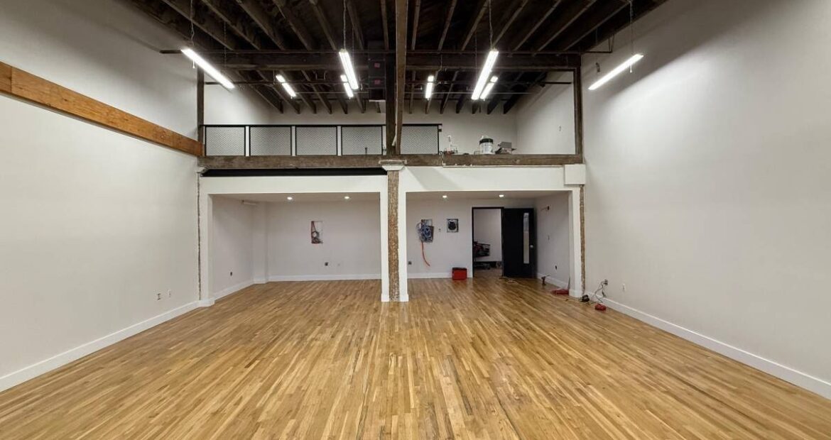 Spacious Industrial Loft for Lease in Trendy East Williamsburg – 1,400 Sq Ft
