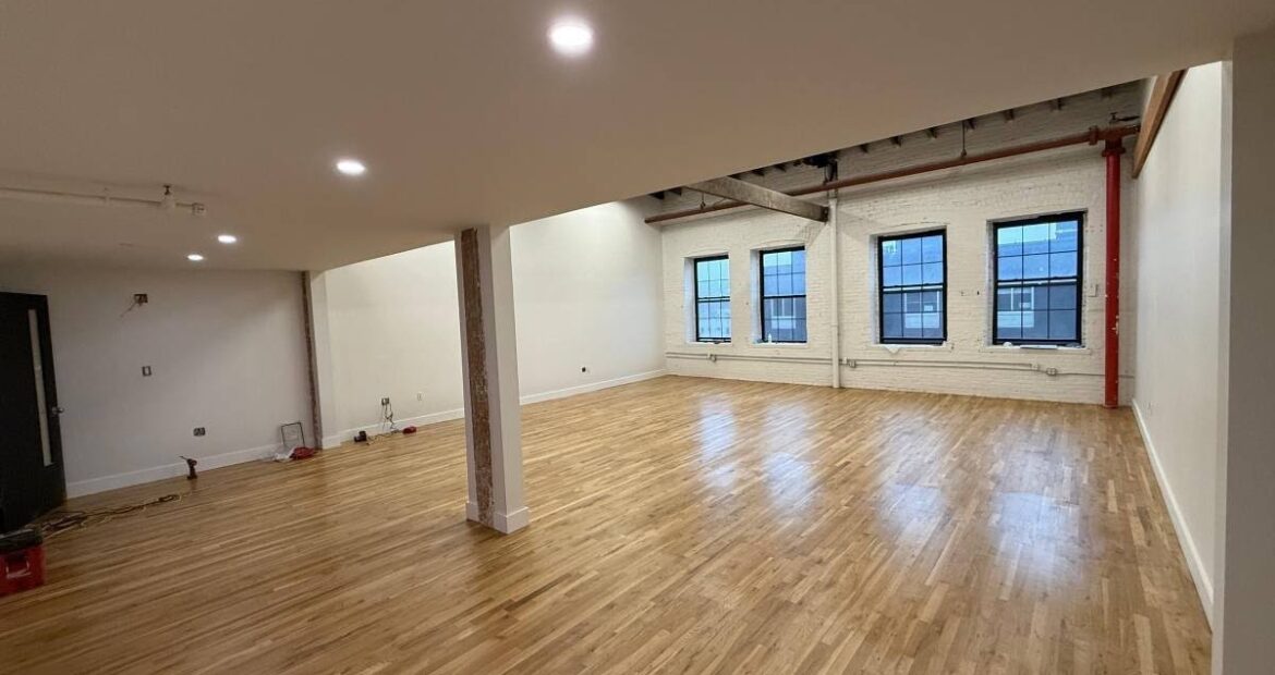 Spacious Industrial Loft for Lease in Trendy East Williamsburg – 1,400 Sq Ft