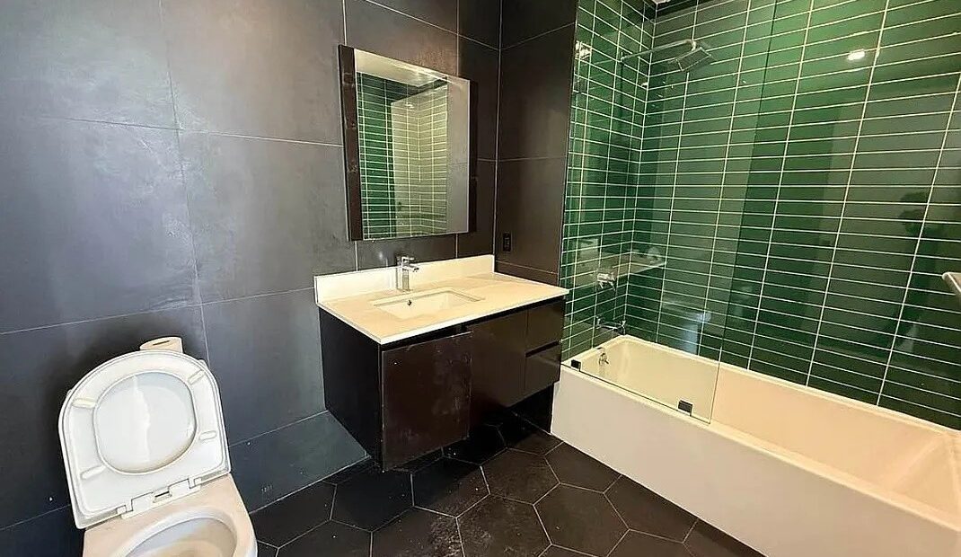 X-Large 2BR in Prime Crown Heights – Modern, Sunlit, Pet-Friendly, No Fee!