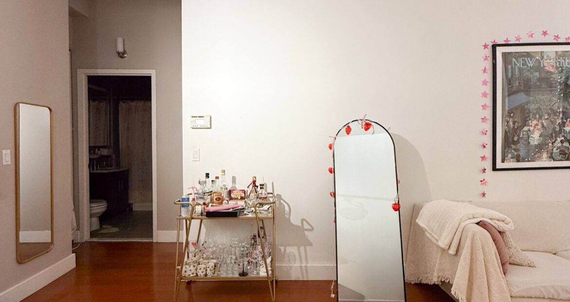 Chic 1BR Loft-Style Condo in FiDi – Furnished/Unfurnished, Doorman, No Fee!