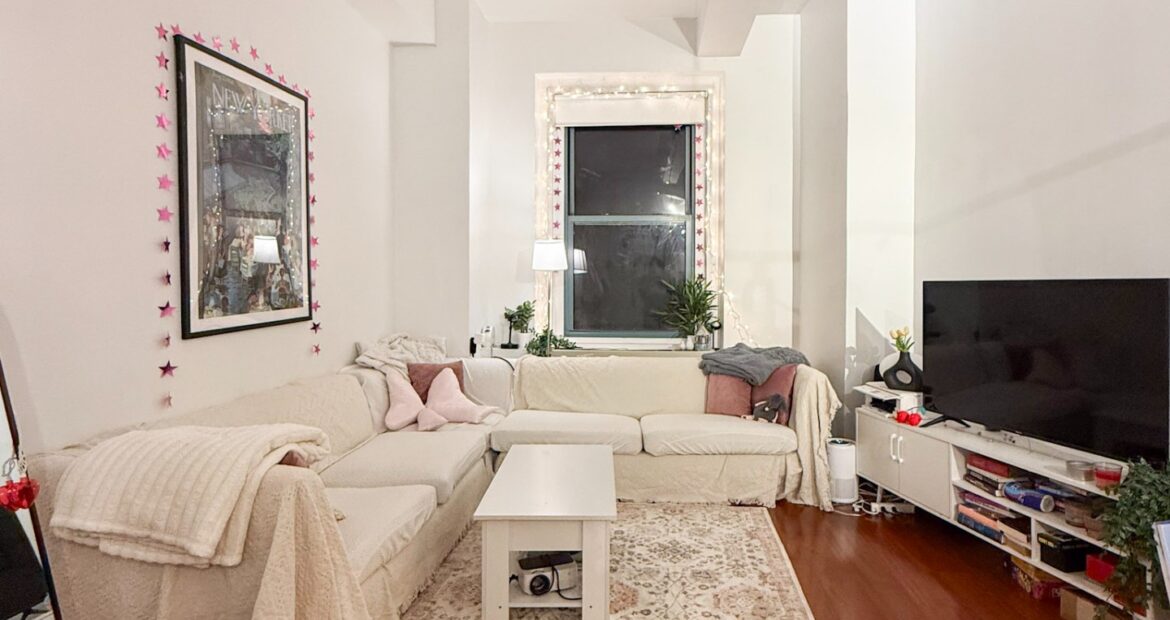 Chic 1BR Loft-Style Condo in FiDi – Furnished/Unfurnished, Doorman, No Fee!